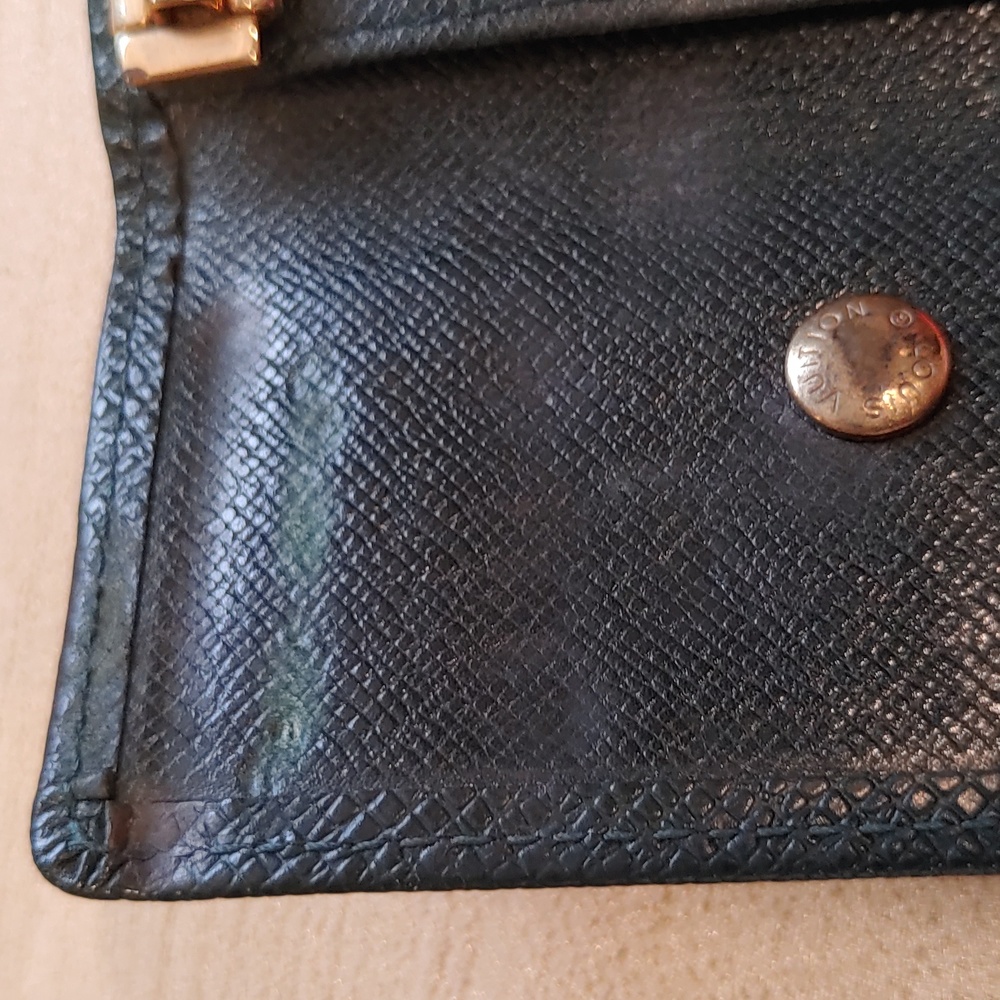 Louis Vuitton % Authentic Forest 4 Key Case - image 3